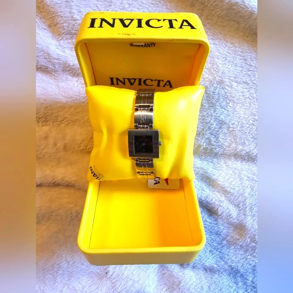 Invicta womens analog watch
